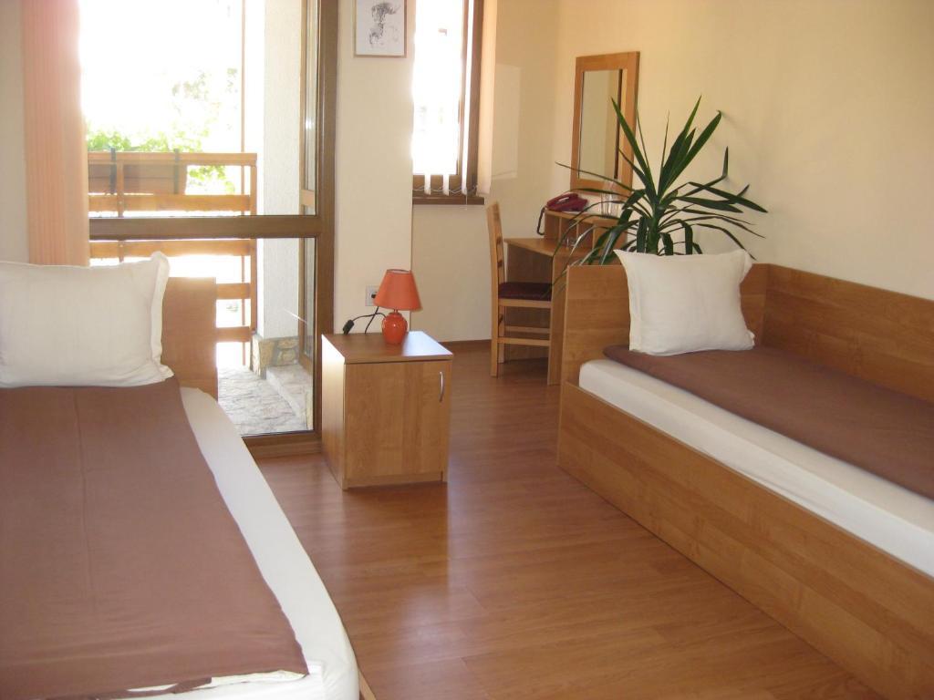 Family Hotel Veronika デヴィン 部屋 写真